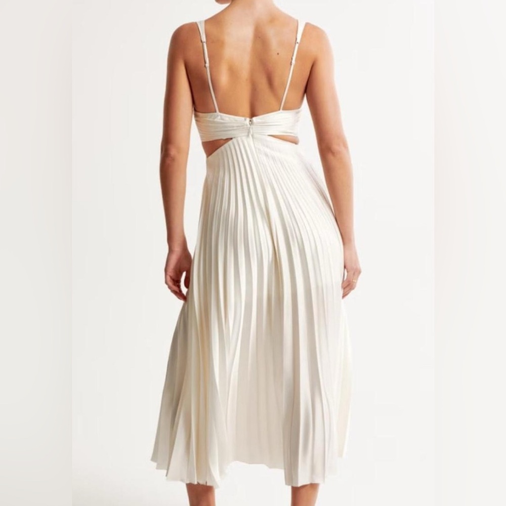 The A&F Giselle Pleated Cutout Maxi Dress NWT L - Picture 2 of 5